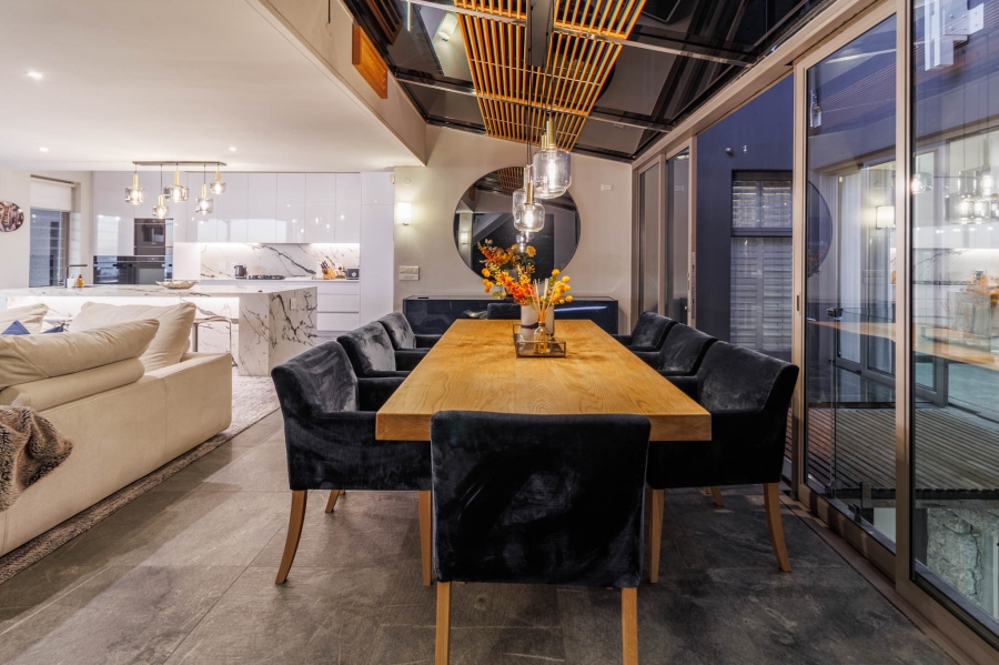 4 Bedroom Property for Sale in Green Point Western Cape